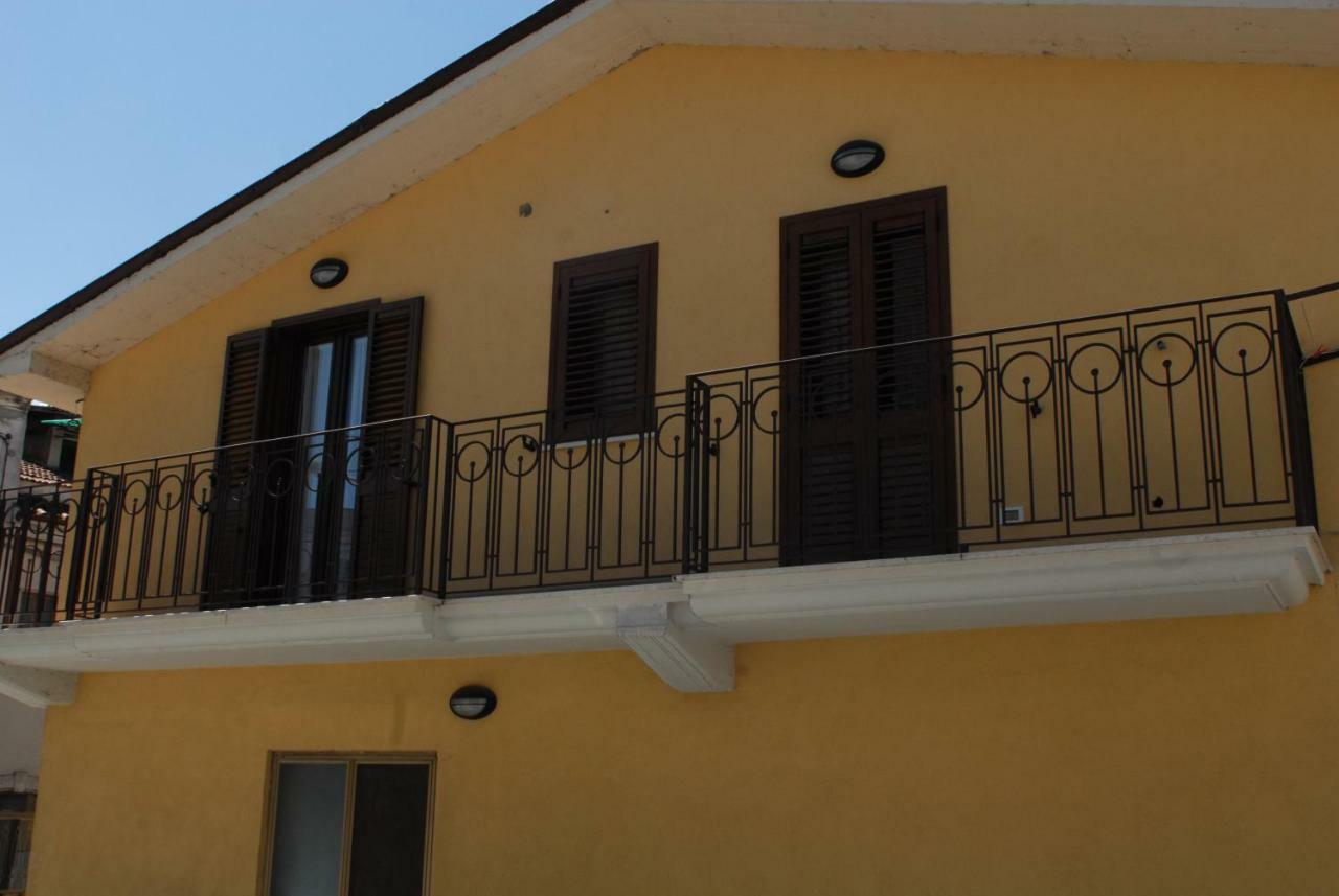 Dietro Piazza Maggiore Sulmona Exterior foto